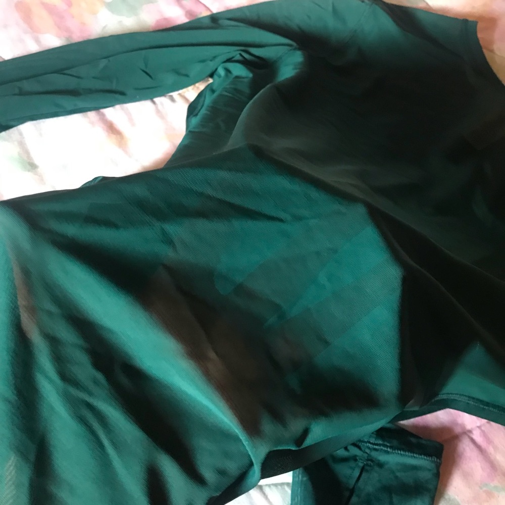 Victoria Secret workout top - Picture 4 of 8
